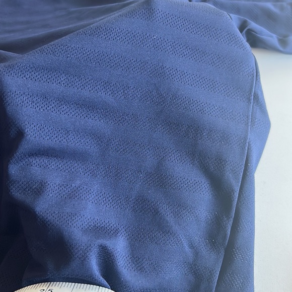 RHÔNE workout top small - Picture 5 of 8